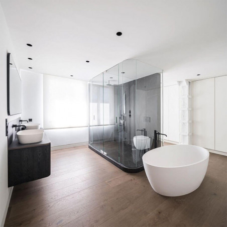 Swap XL 7W negro instalado en baño, downlight de Arkoslight | Aiure