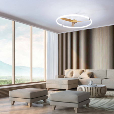 Ventilador Nepal blanco y madera en salón interior Mantra | AiureDeco