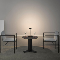 Lámpara de sobremesa Vector de Mantra en cafetería | Aiure