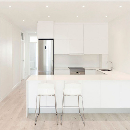 Lámpara LED Lark 111 instalada en cocina americana Arkoslight | Aiure