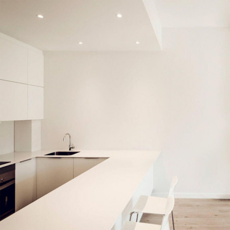 Lámpara LED Lark 111 instalada en cocina Arkoslight | Aiure