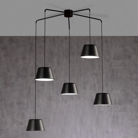 Lampe suspendue Dona en noir d' Ole by FM sur fond gris | Aiure