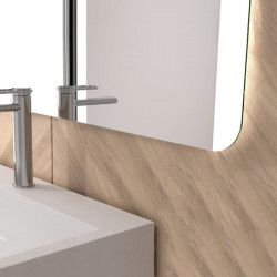 Espejo LED de pared Mavi de Eurobath en un cuarto de baño primer plano| Aiure