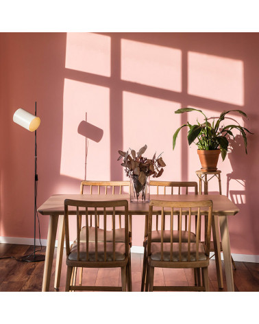 Lampadaire de salon GUADALUPE dans une salle à manger | Aiure
