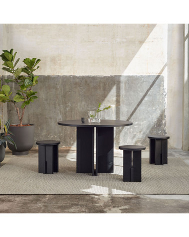Bardi wooden table in an inner courtyard | Aiure