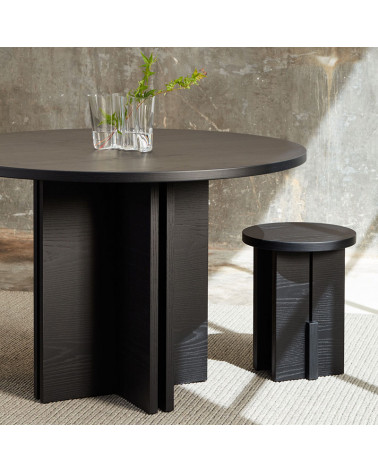 Table en bois Bardi sur une terrasse | Aiure