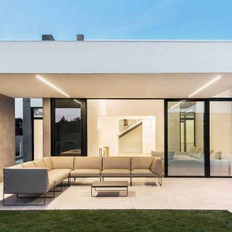 Downlight LED Fifty HO Trimless installé dans une maison. Arkoslight | Aiure