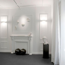 Deux appliques murales Rec Double Mini sur un mur. Arkoslight | Aiure