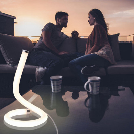 Nur Line, lampe de table 12W par Mantra photo ambiance | Aiure