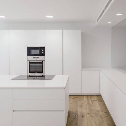 Stram downlight à LED dans la cuisine Arkoslight | AiureDeco