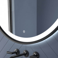 Miroir tactile LED Seychelles d'Eurobath dans une salle de bain gros plan| Aiure