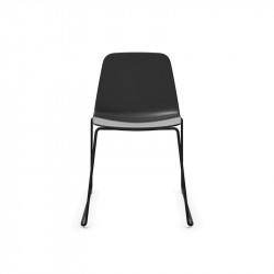 Sled base chair Maarten Plastic by Viccarbe, black colour and black base | Aiure