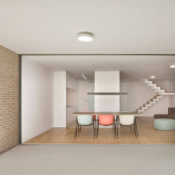 Lámpara colgante blanca Fifty Suspension de Arkoslight en el interior de una casa | Aiure