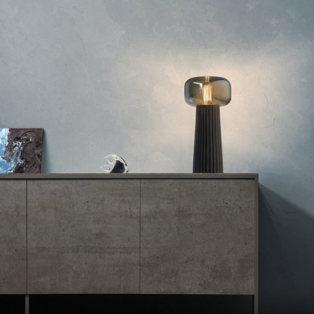 Black table lamp Faro by Mantra over drawer | Aiure