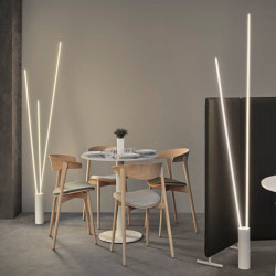 Lámparas de 2 y 3 luces Vertical de Mantra en una cafetería | Aiure