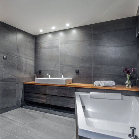 Win IP44 white downlight installed in a bathroom | Aiure